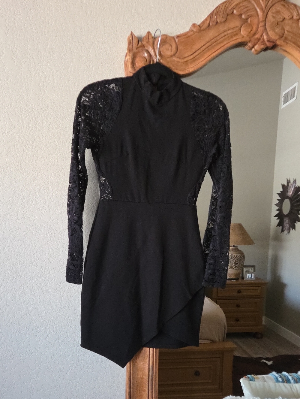 Forever 21 Black Lace Sleeve High-Neck Women’s Dress
